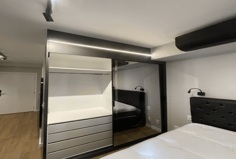 Armário Espelho Aberto